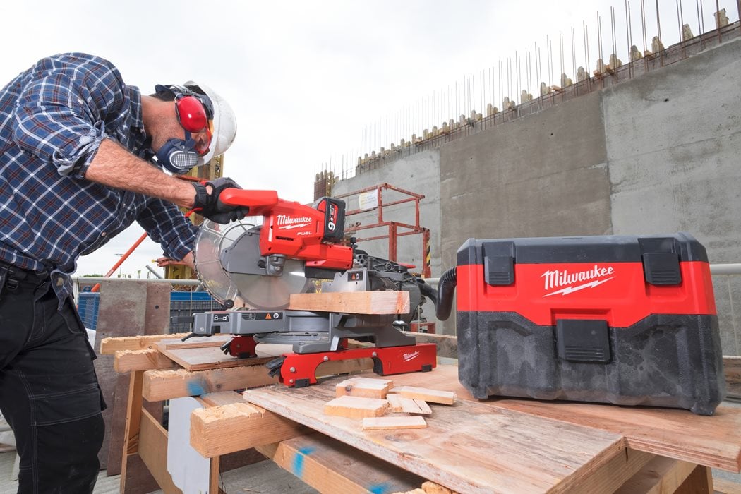 Aspirateur de chantier Milwaukee M18 VC2-0 disponible sur  