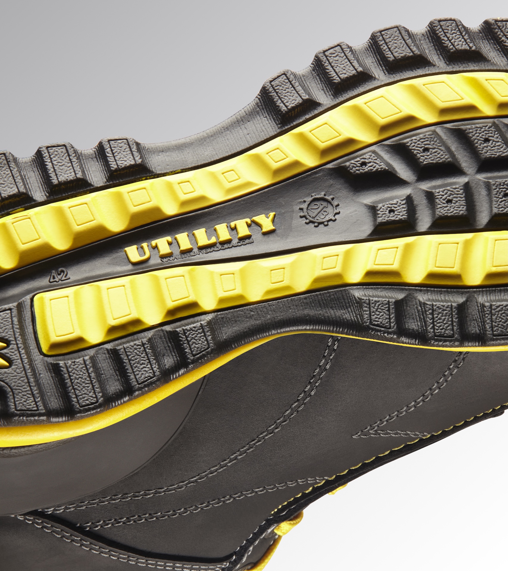 chaussure-de-securite-glove-mid-s3s-fo-hro-noire